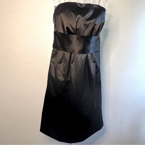 New York & Company fully lined black strapless dress. Size 8. Preowned. EUC. - Picture 1 of 8